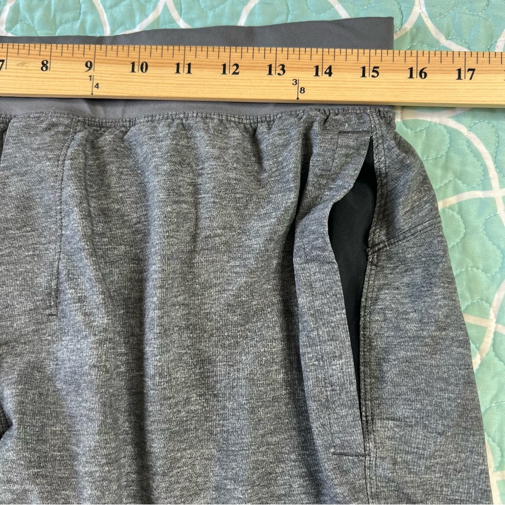 Lululemon Mens shorts Size Medium Gray Inseam 9” - Picture 3 of 7
